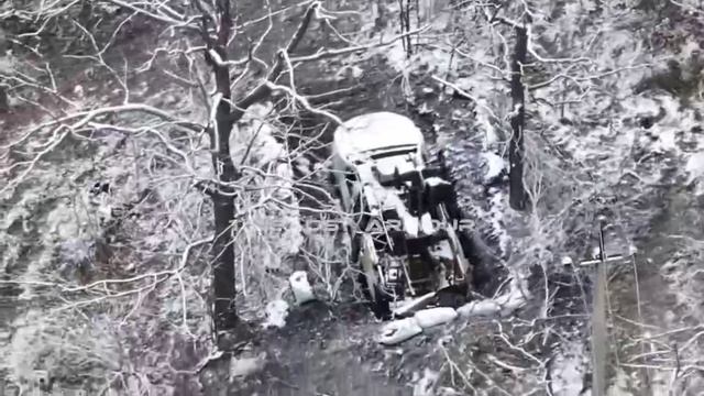 Уничтожение🇺🇦комплекса РЭБ«Буковель»дроном на оптоволокне,которому как раз пофигу на эту вашу РЭБ…