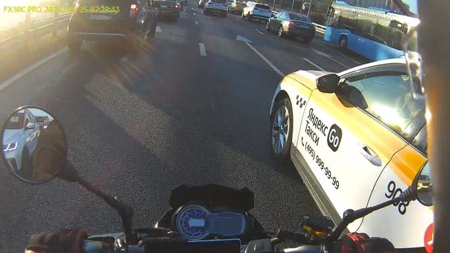 Залил видос как кто-то едет