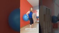 Как снизить нагрузку на колени в приседании