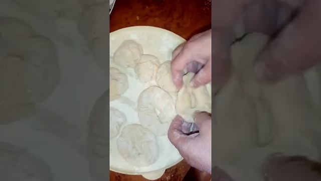 Готовим пышки.