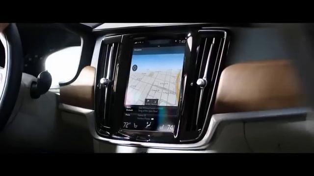 Розкішний седан Volvo S90 підкорює дороги