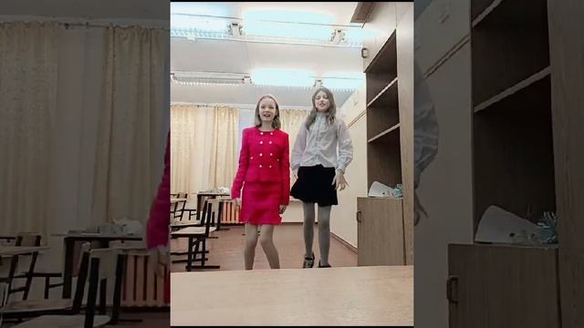 Аляска куртка, мы выглядим так круто #переписка #алиса #тренды #рекзаюш #rgestudio #elbruso #дуэт