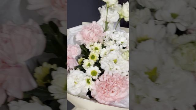 Букет живых цветов с диантусами
