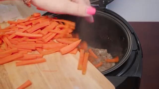 Плов из перловки в мультиварке