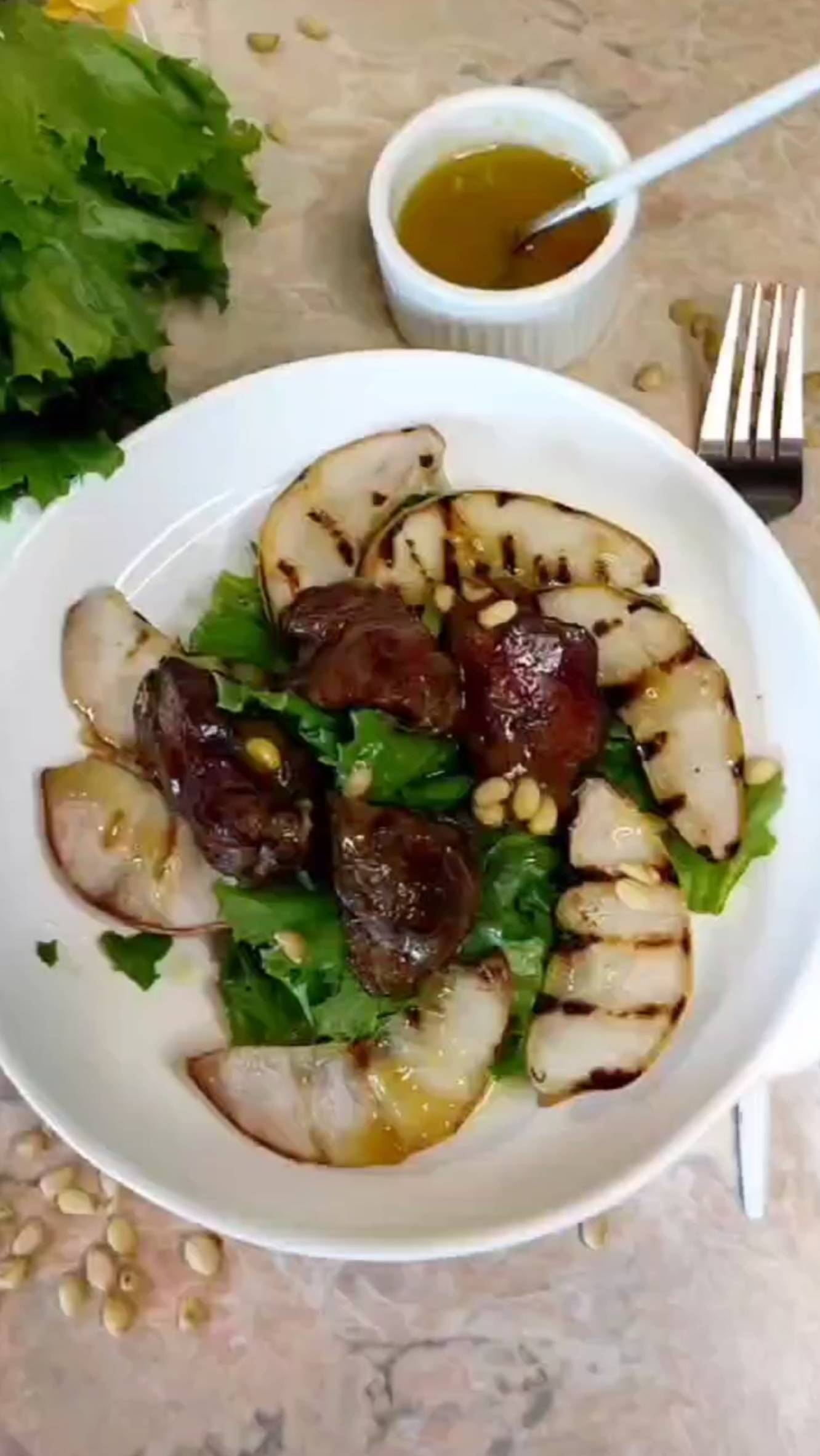 ТЕПЛЫЙ САЛАТ из куриной печени с грушами
