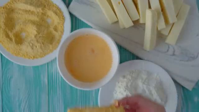 Сырные палочки в панировке