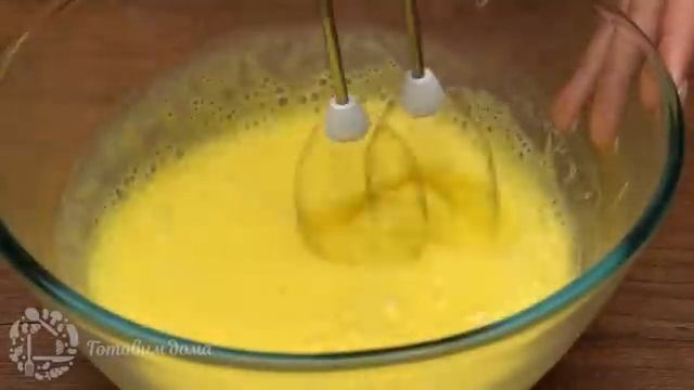 Заливной пирог с грибами на сметане