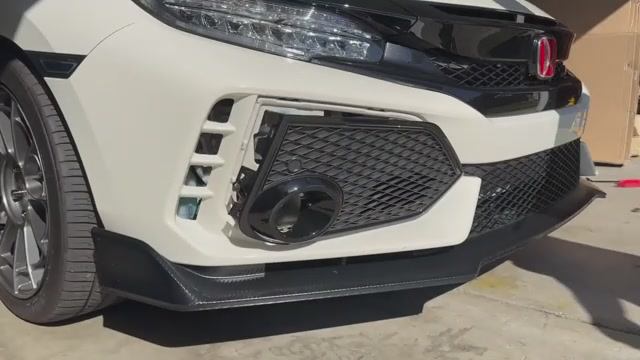 Замена противотуманных фар Honda Civic X