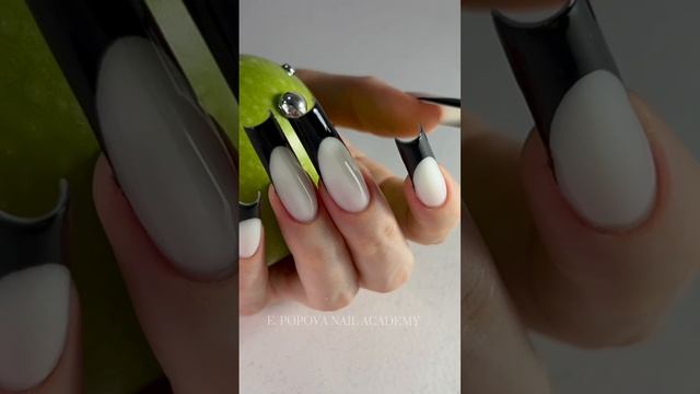 Обучение маникюру #shorts #cамара #nails #nailart #дизайнногтей #ногти #маникюр #топ