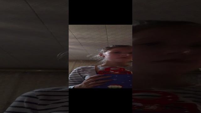 показываю конфеты🍬