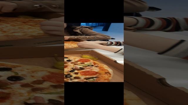 Девочки и пицца🍕😃Таисия и Маргарита в эфире❤️