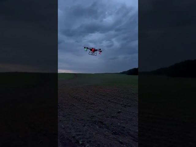 Агродрон DJI Agras T30 обработка засоренного поля глифосатом.