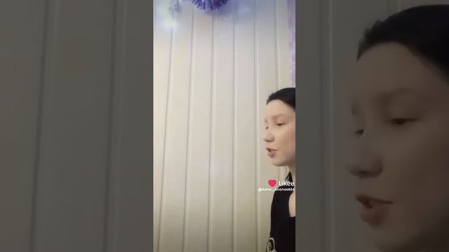 видео о том как мой младший брат красит  меня