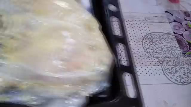 Кролик целиком в рукаве в духовке