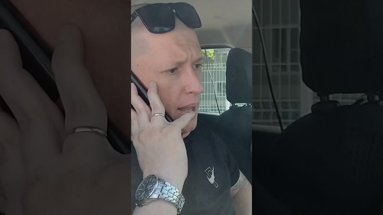 ИНСТРУКТОР готовится к вождению с БЛОНДИНКОЙ #деловшляпе #юмор #авто #блондинка #shorts #cars