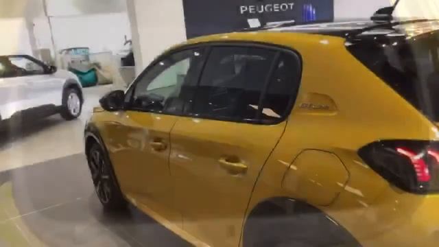 YELLOW 208 SHOWROOM