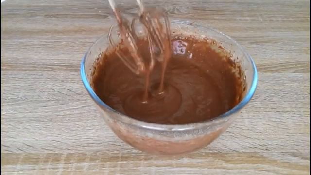 Шоколадные кексы в бумажных формочках