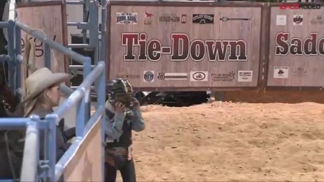 Stratton Schoonover Mini Saddle Bronc Riding at 2017 Junior NFR