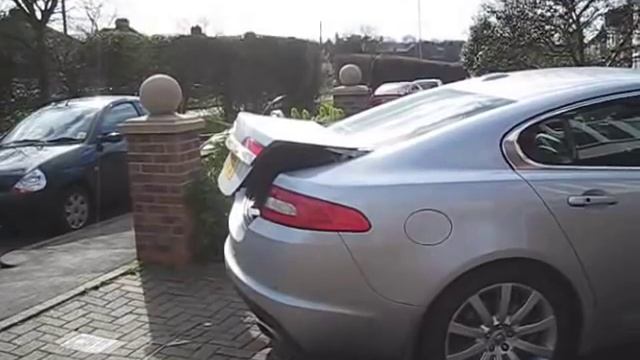 Non opening Boot Lid of the Jaguar XF