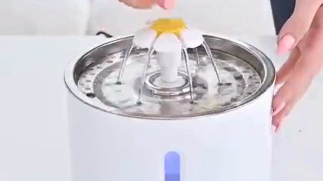 Smart Pet Hydration: Automatic Cat Water Fountain with Motion Sensor and LED Lighting