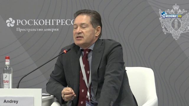 Андрей Безруков: Как ФРС манипулирует экономикой на своих условиях — шокирующие факты!