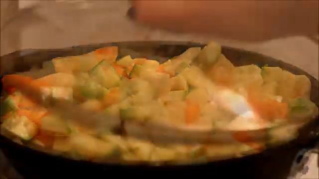 Овощное рагу из кабачков, картошки и капусты