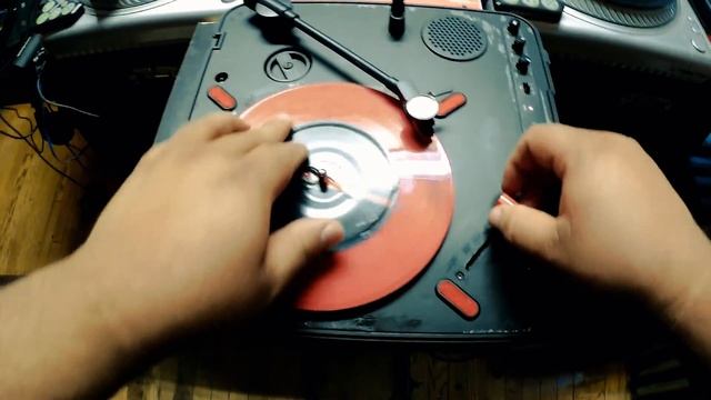 P.O.V. Skratch Session on modified Numark PT-01 Scratch w/ Innofader inside