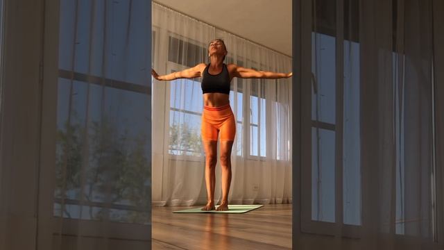 #short#yoga#yogaonline#йога#йогадома#йогадляначинающих#йогаонлайн#упражнения#мобилизация#yogalife