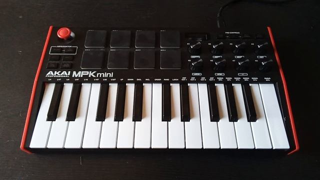 Akai MPK mini czy mini play ? co wybrać?