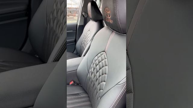 Чехлы для Toyota Camry XV 70 c 2017 по 2024 года.