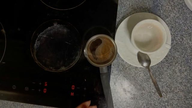 быстрый кофе☕ по-турецки # кофе в турке # schneller Kaffee☕ auf Türkisch # quick  Turkish coffee☕