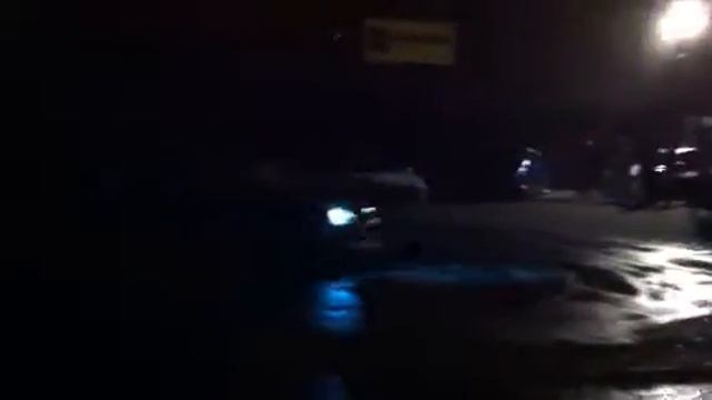 Skyline r32 doin rings!