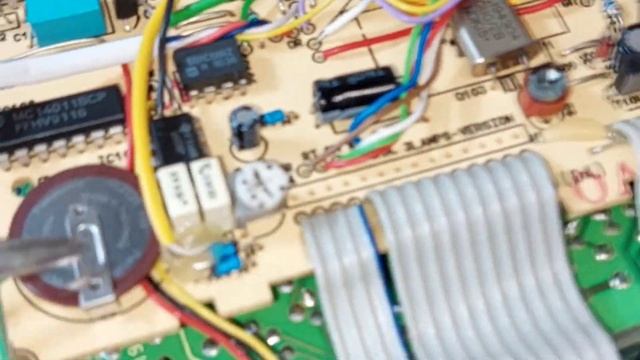 Заміна кварцу 4.194304 MHz в радіоприймачі GRUNDIG Satellit 500
