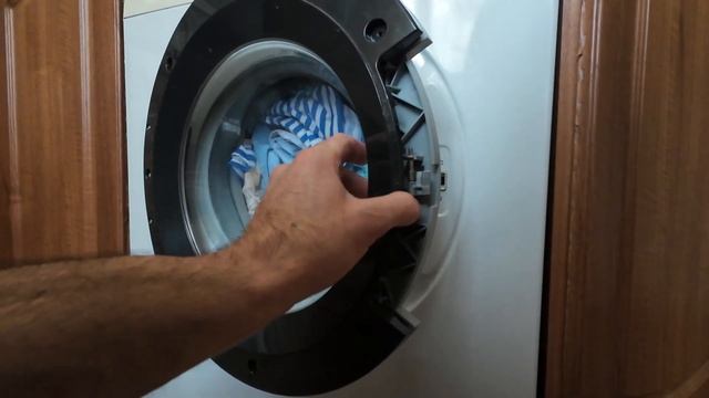 Ремонт стиральной машинки BOSCH Maxx 5. Не открывается дверца. #ремонтстиральныхмашин #bosch
