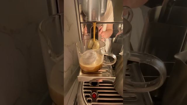White Chocolate Macchiato Delicious #espresso #asmr #coffee #coffeetime #nespresso #whitemocha