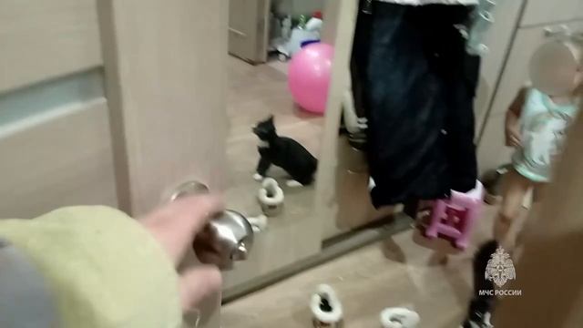 В ДНР сотрудники МЧС пришли на помощь ребёнку  

В Снежном мужчина вышел встретить жену с работы. В