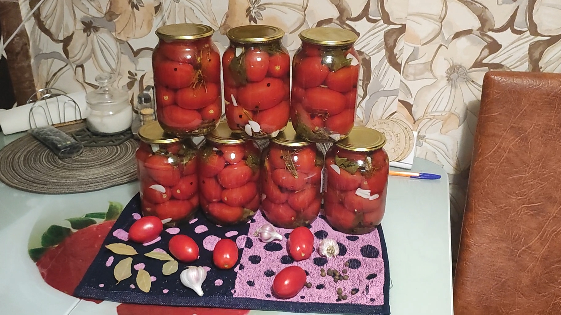 Маринованные помидоры. Делаю сам.