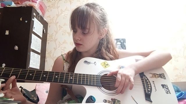 разбор страшной мелодии (кто то ходит за окном)
