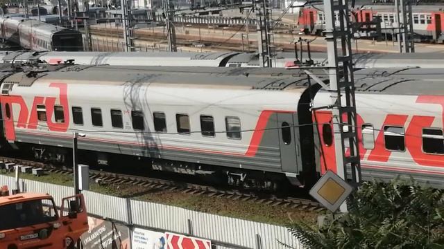 Электровоз ЭП1М 530 с поездом №382Я Москва-Грозный.