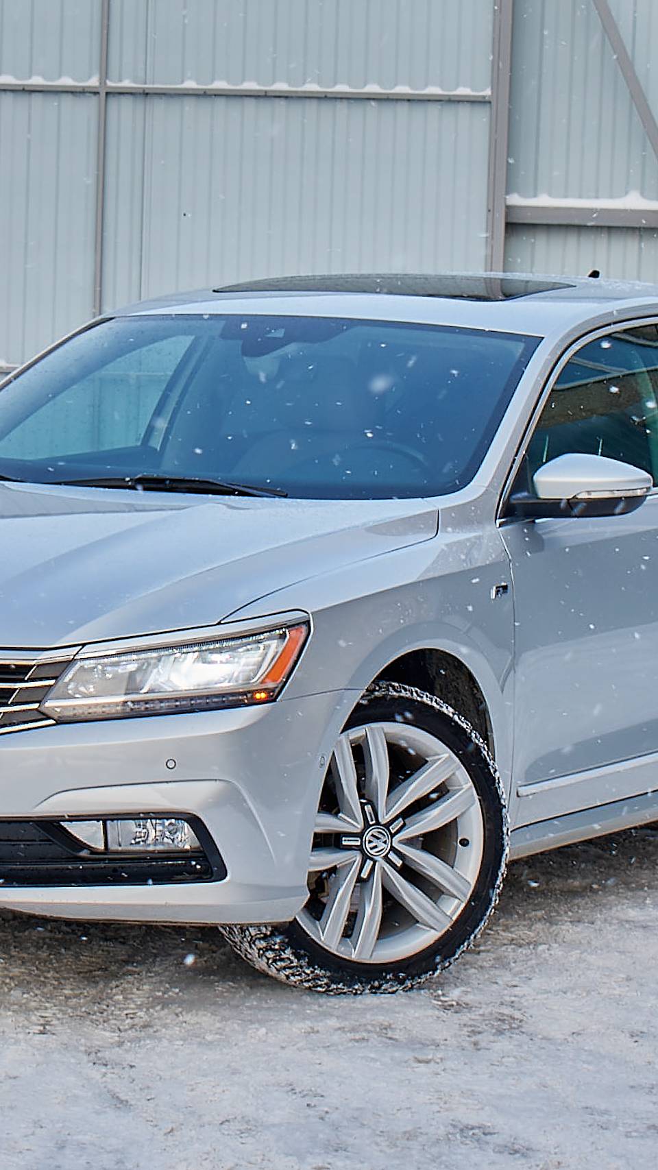 Обзор на Volkswagen Passat Седан 1.8 AT 2016г