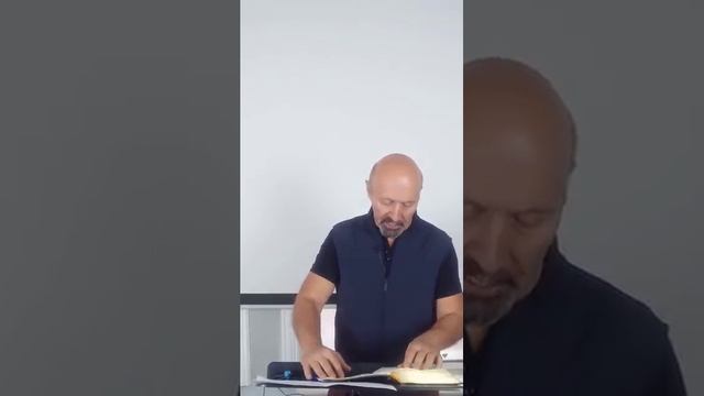 Открой двери твоего сердца для Иисуса Христа.