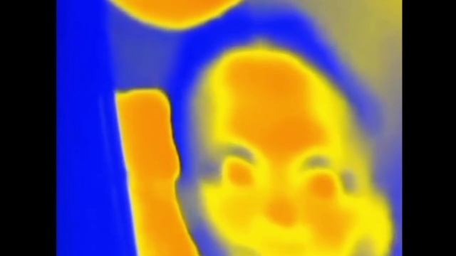 жуткий человек попал в кадр…и человек ли это?
