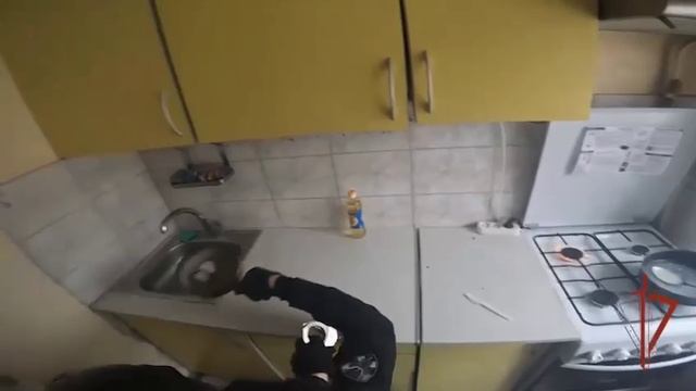 ‼️В Москве трое мужчин выдали себя за полицейских и ограбили квартиру‼️