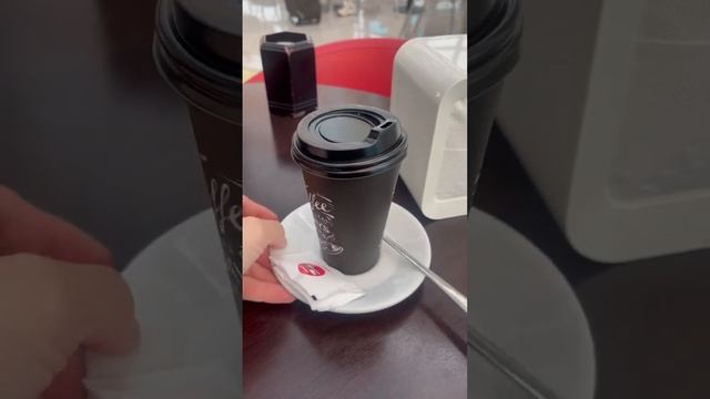 Какая профессиональная деформация у Артёма Севанского и как это связано со светильниками в аэропорт