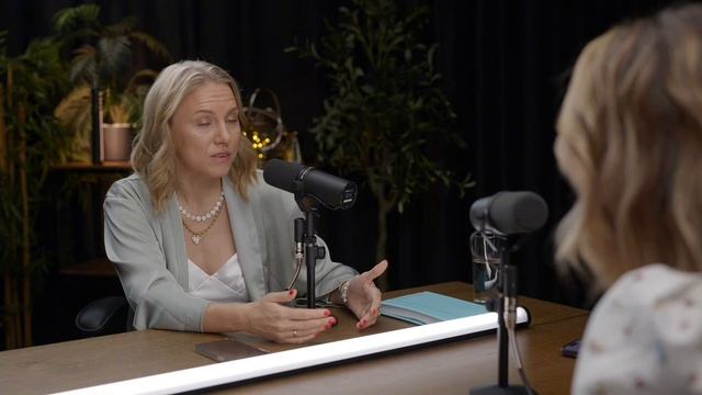 Как не потерять себя в роли жены и мамы 4х детей: история Юлии Санниковой
