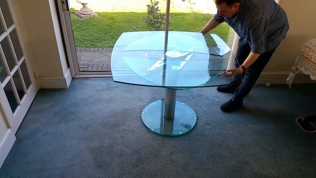 Draenert Titan III extending glass table demonstration