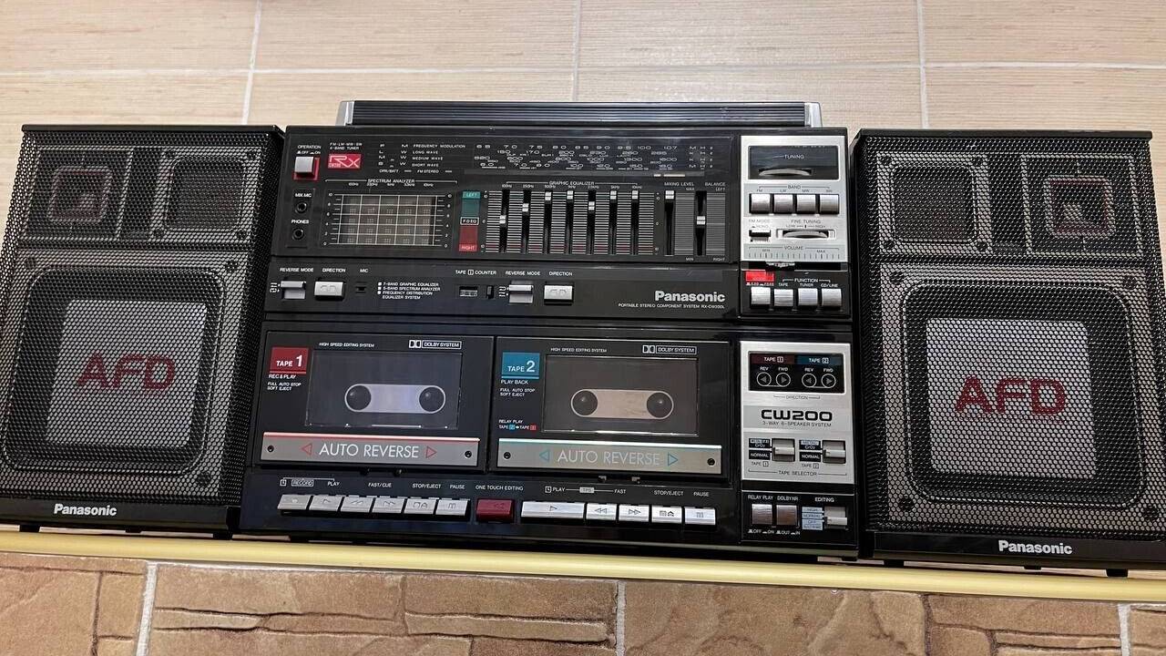 Винтажный японский магнитофон Panasonic RX-CW200L Boombox1987-год