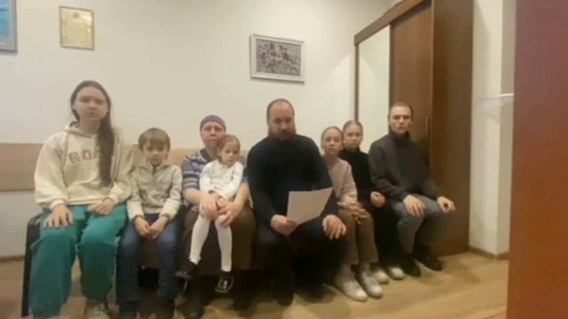 У нас многодетная семья А чиновники собираются выкинуть нас на мороз !!!