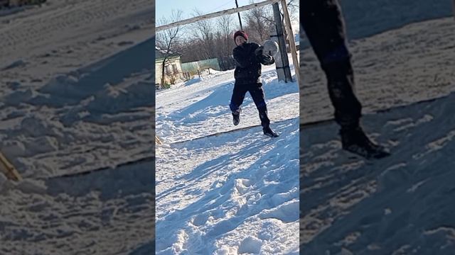 играем в футбол