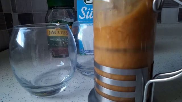 SOĞUK KAHVE YAPIMI (2 MALZEME İLE) | how to make iced coffee